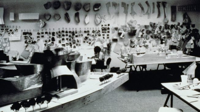 A model of the Guggenheim Museum Bilbao in the Gehry Partners studio