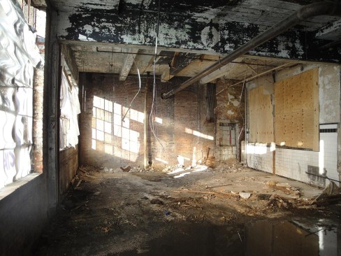 The+delapidated+structure+had+a+leaky+roof%2c+spalling+concrete+and+invasive+plants+growing+within+the+walls.+To+make+suitable+for+a+learning+environment%2c+the+project+team+exectuted+structural+repairs%2c+put+in+new+windows%2c+and+did+a+complete+overhaul+of+the+buildings%27+systems.