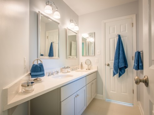 Kid's Shared Bathroom