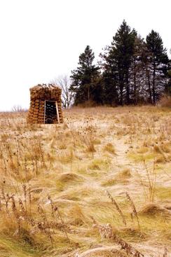 The series of instructional drawings outlines the steps to create the bundles of cattail, phragmite, and turkeyfoot that create the final result: a digitally fabricated thatch pavilion.