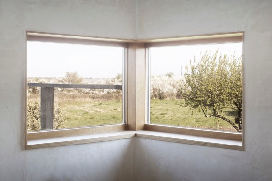 Island Cottage by Paul Cashin Architects