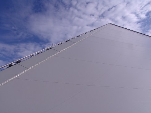 The project’s magnitude challenged the stability and aesthetics of smooth surfaces, but Serge Ferrari Flexlight® Advanced 1002 S2 and Soltis® Proof 502 met the project’s need for a smooth, wrinkle-free finish and continuous outside skin for artistic projections onto the walls.