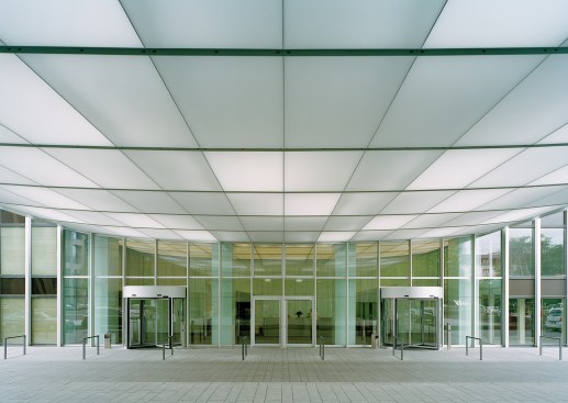 fcb_vordach_mainzerlandstr._ffm