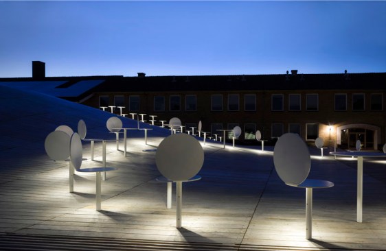 Seating+area%2c+night.