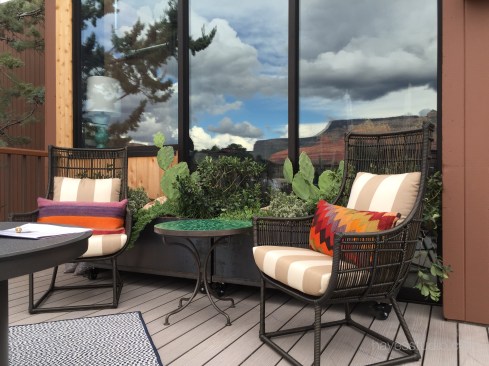 THE HUDSON is a lunch and dinner destination for families, friends, couples; business or pleasure.