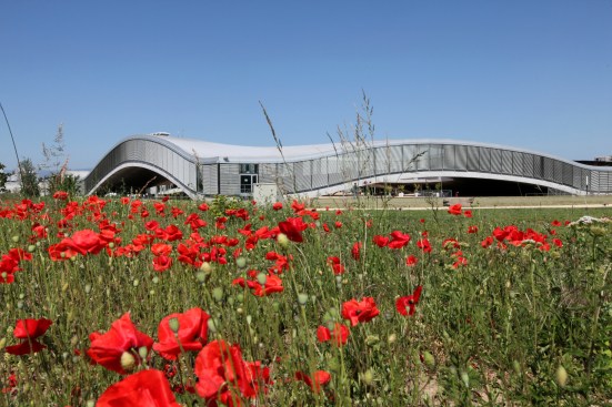 Rolex Learning Center, EPFL, Lausanne, Switzerland. Exterior view.