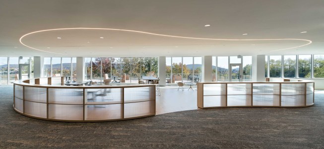 The building form with curvature is represented on each floor. 