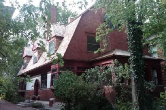 Frank Lloyd Wright's McArthur House built in 1892