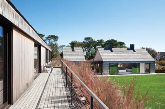 Second-floor+exterior+walkway.