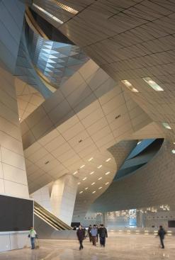Public+space+in+the+Dalian+International+Conference+Center.