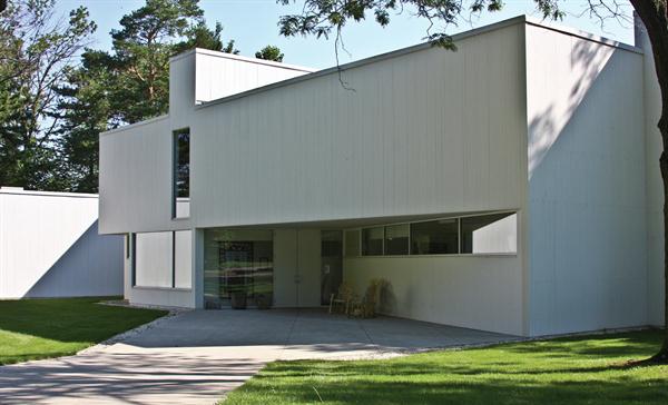 Exterior%2c+showing+main+entrance.
