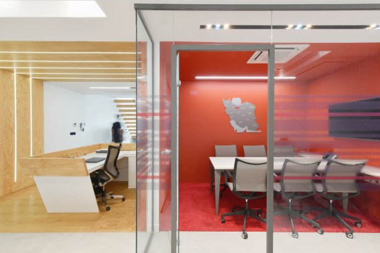 Varesh Building / Arel Architects Group