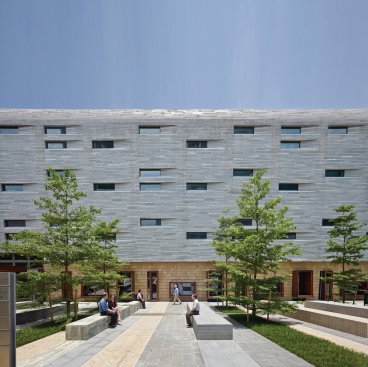 The 150,000-square-foot building’s unfussy massing and frank expression lent it a degree of candor and simplicity that propelled it to the top of the heap.