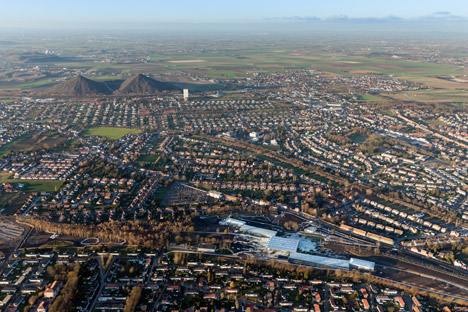 Aerial view of the Louvre-Lens.