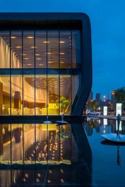 LAND+Experience+Center+by+Aedas