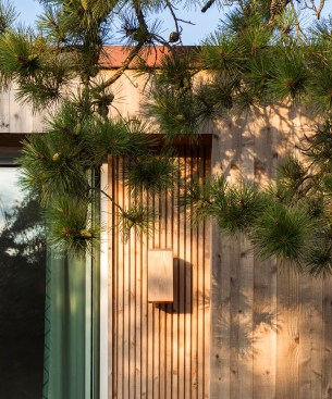 Guest house detail