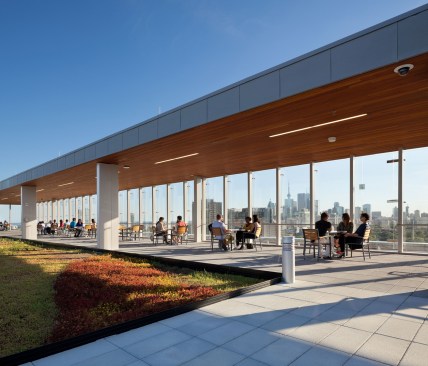 The tenth-floor green roof and terrace provide sweeping views of the Toronto skyline. The roof features a barrier-free boardwalk and plants with a range of fragrances and colors that evolve through the seasons.