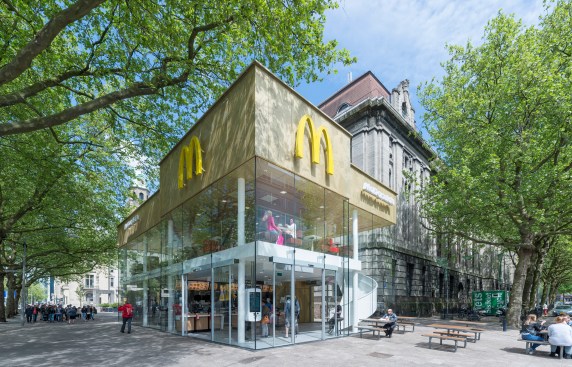 McDonald's Rotterdam - day view