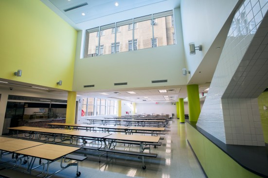 Double-height ceiling cafeteria