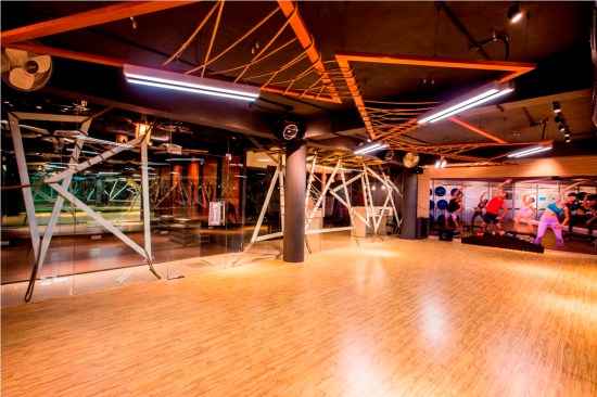  ANGLES AND TRIANGLES
Studio spaces specifically designed keeping in mind the required competitive 
environment 
