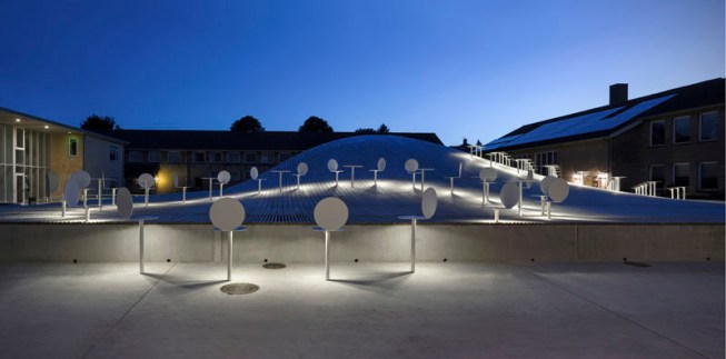 Seating+area%2c+night.