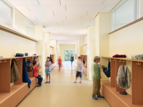 Classroom+Corridor+with+Caseworrk-Wrapped+Displacement+Air+Ducts