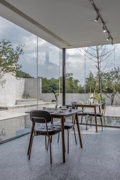 restaurant facing the mountain forest