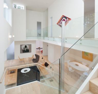 Central+living+area%2c+seen+from+staircase+landing.