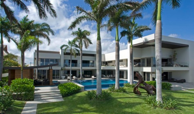 VIEW FROMTHE LAGOON AT DAY