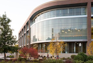 The+building%e2%80%99s+multi-radius+curved+front+capitalizes+on+Wausau%e2%80%99s+high-performance+curtainwall+and+windows%2c+allowing+natural+light+to+deeply+penetrate+into+all+five+stories+of+the+building%e2%80%99s+interior+spaces.