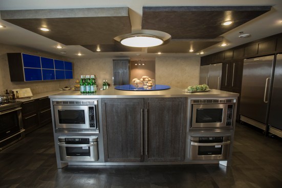 Plymouth, MN - Pure Design - Securus offices and Select Foods in Plymouth, MN Photo by © Todd Buchanan 2012 Technical Questions: todd@toddbuchanan.com;