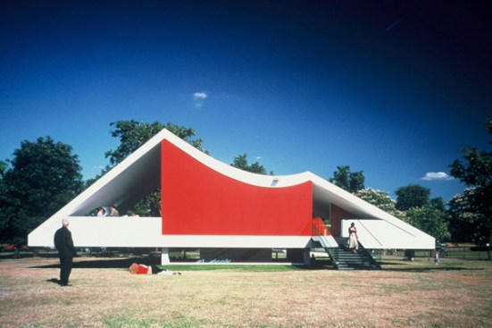 Serpentine+Gallery+Pavilion+2003%2c+designed+by+Oscar+Niemeyer