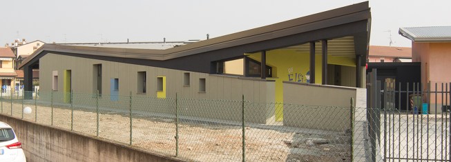 front on the longest border