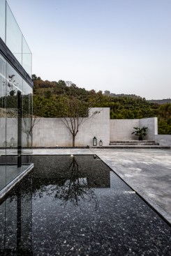 the waterscape (east courtyard)