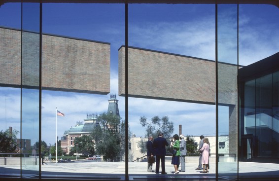 Columbus+City+Hall%2c+Columbus%2c+Ind.%2c+by+Skidmore%2c+Owings+%26+Merrill