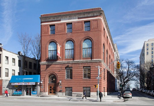 The+Washington+Heights+Library+in+upper+Manhattan+is+a+1914+Carnegie+library+designed+by+Carr%c3%a8re+%26+Hastings%2c+the+architects+of+the+Fifth+Avenue+New+York+Public+Library.