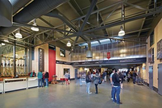 The+Exploratorium+lobby+and+ticketing+area+opens+into+the+main+exhibition+hall+on+Pier+15.
