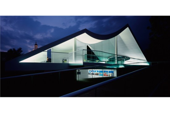 Serpentine+Gallery+Pavilion+2003%2c+designed+by+Oscar+Niemeyer