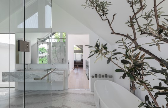 Atelier RZLBD / Stack House / master ensuite