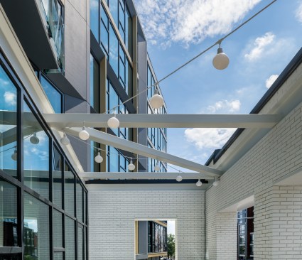 Approximately 75% of J Linea units offer access to spacious outdoor spaces.