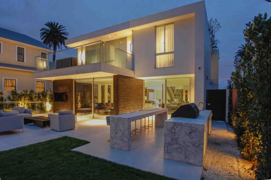 Georgina Avenue Santa Monica modern home outdoor backyard entertainment terrace