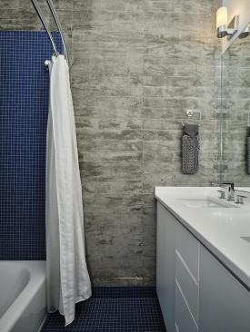 Rear Unit.  Kid Bathroom