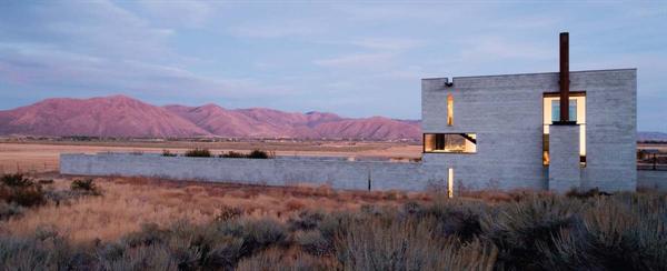 In this remote outpost, the long, walled garden is a direct reference to the paradise garden sacred inside and profane outside. You cant really grow much there unless its protected, says architect Tom Kundig.