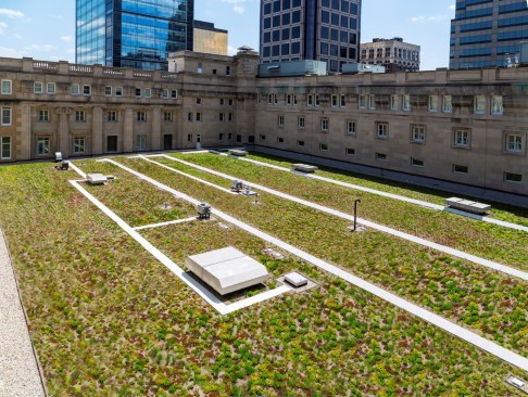 Birch+Bayh+Federal+Building+and+US+Courthouse%2c+Indianapolis%2c+by+EYP.