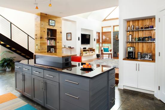 On the interior walls, zero-VOC San Marco mineral paints maintain up to 95 percent breathability, prevent mold growth, and pull carbon dioxide from the air, according to the manufacturer. The Domus line goes on flat like plaster and hardens over time.