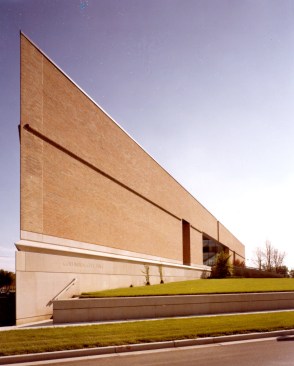 Columbus+City+Hall%2c+Columbus%2c+Ind.%2c+by+Skidmore%2c+Owings+%26+Merrill