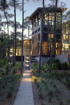 A two-story tower at the rear of this Kiawah Island, S.C., weekend residence provides bird’s-eye views of the Atlantic Ocean.