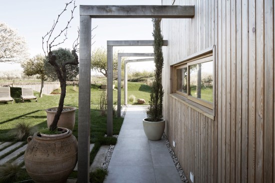 Island Cottage by Paul Cashin Architects