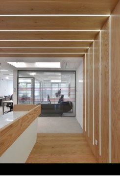 Varesh Building / Arel Architects Group