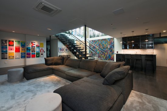 Georgina Avenue Santa Monica modern home theater